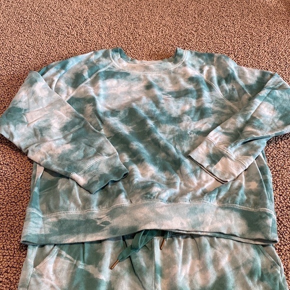 Tie Dye Green & White Jogger Set Size:Top-Medium;Bottom-Small Like New - Picture 8 of 8